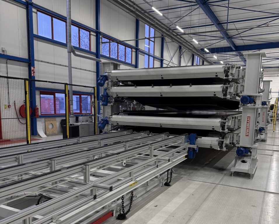 SM Innotech Incapcell 2-62-22 post double floor double heating PV laminator